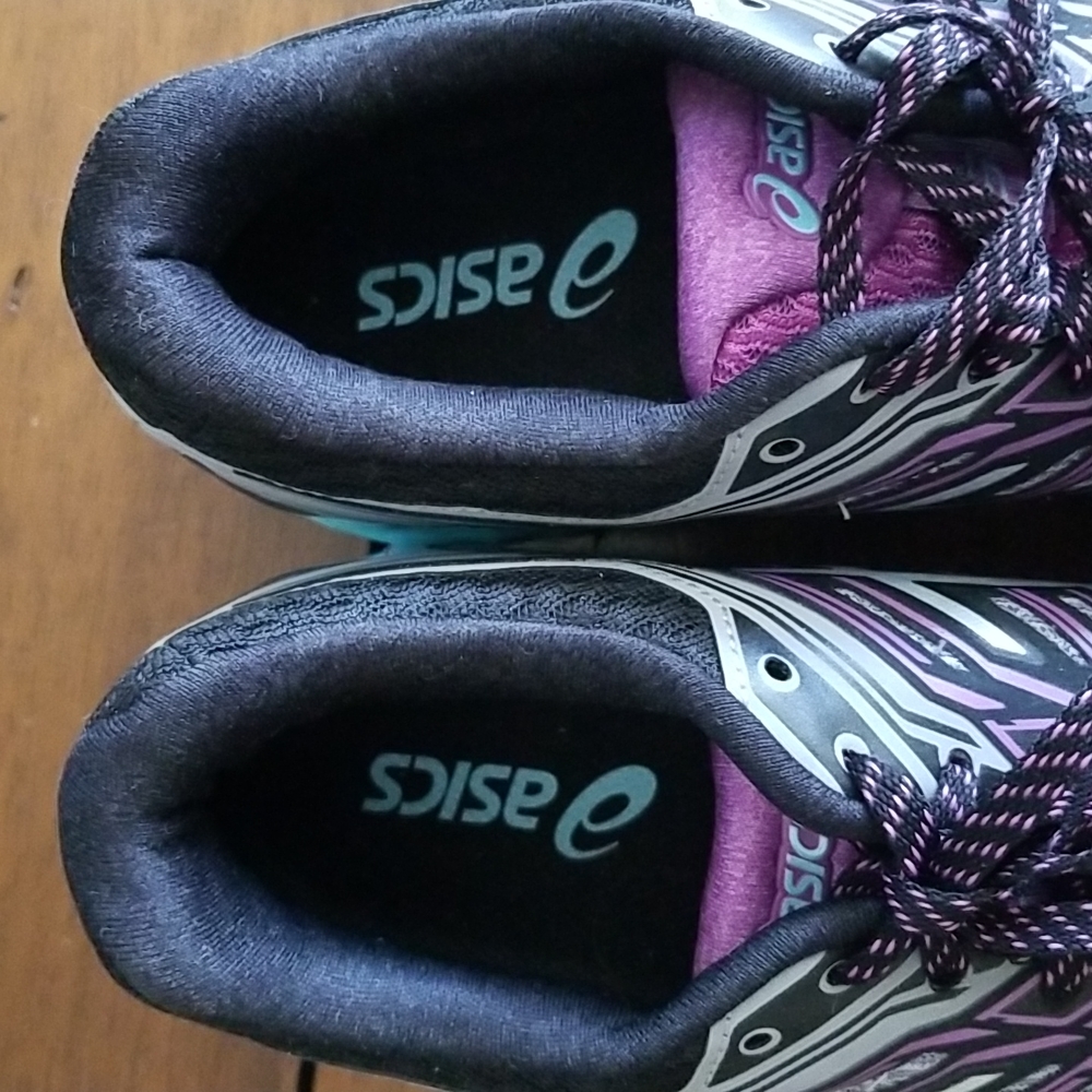 Ascis ladies t-shoes 7 1/2 - Picture 7 of 8